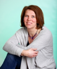Elisa Morris, UKCP Accredited Psychotherapist
