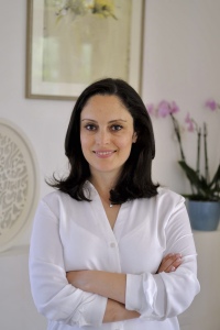 Javaneh Pirzadamoli, UKCP Accredited Psychotherapist